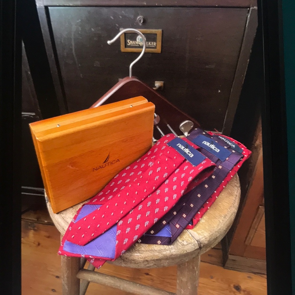 COPY - Nautica Ties, Wooden Tie Rack, Pen Set